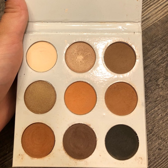 Kylie eyeshadow palette - Picture 2 of 3